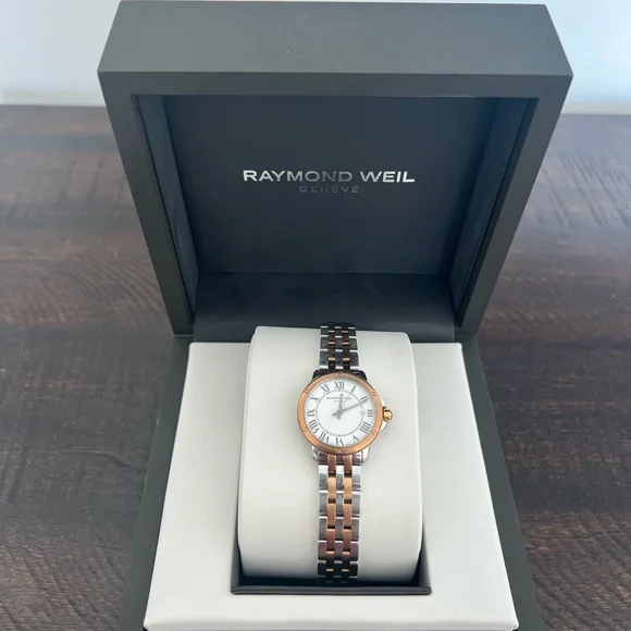 Beautiful Raymond Weil rose gold and silver watch Calibre RW1212 Rose Gold Watch - Freelancer | RAYMOND WEIL main image 2